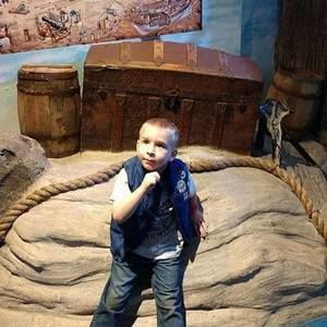 Meet your Posher, April